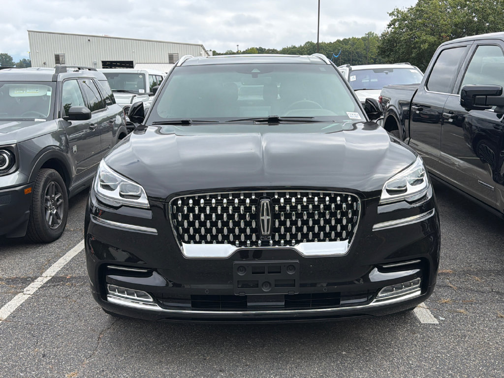 Used 2024 Lincoln Aviator Black Label AWD/4WD image 2