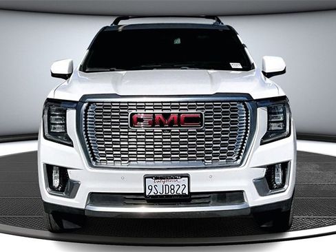 Used 2021 GMC Yukon XL Denali image 2
