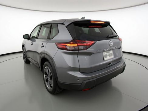 Used 2025 Nissan Rogue SV FWD image 6