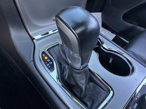 Used 2018 Jeep Grand Cherokee Limited AWD/4WD image 18