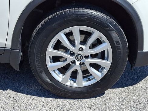 Used 2019 Nissan Rogue S w/ Special Edition Package AWD/4WD image 11