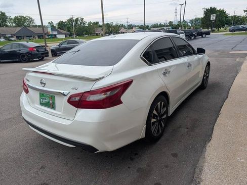 Used 2018 Nissan Altima 2.5 SV w/ 2.5 SV Technology Package FWD image 4