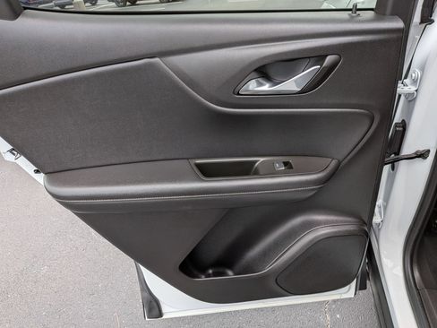Used 2025 Chevrolet Blazer LT FWD image 26