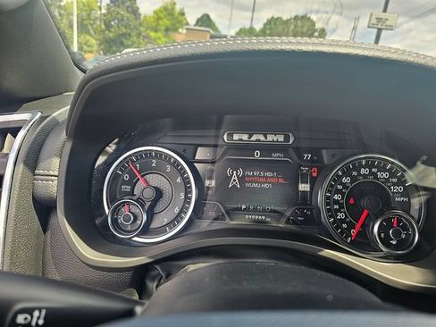 Used 2023 RAM 1500 Laramie AWD/4WD image 29