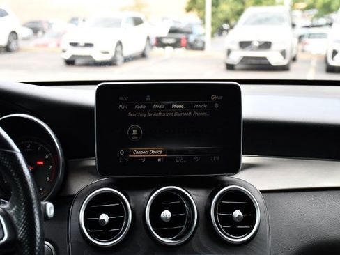 Used 2019 Mercedes-Benz GLC 300 4MATIC image 23