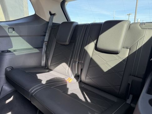 Used 2025 Volkswagen Atlas SE w/ Panoramic Sunroof Package image 38