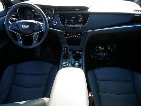 Used 2023 Cadillac XT5 Premium Luxury w/ Technology Package AWD/4WD image 10