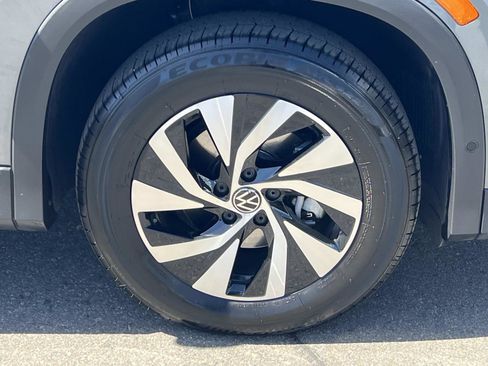 Used 2025 Volkswagen Tiguan S FWD image 28