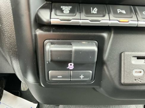 Used 2022 Chevrolet Silverado 2500 LTZ w/ Safety Package AWD/4WD image 20