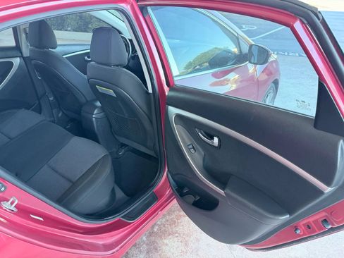 Used 2016 Hyundai Elantra GT w/ Option Group 02 image 14