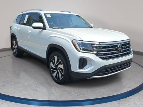 Used 2025 Volkswagen Atlas SEL AWD/4WD image 3