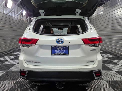 Used 2019 Toyota Highlander Limited Platinum image 10