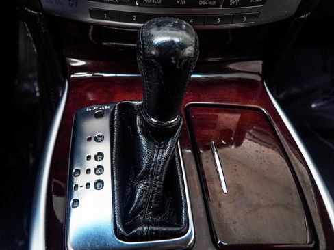 Used 2015 INFINITI Q70 3.7 RWD image 21