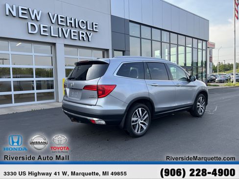 Used 2017 Honda Pilot Elite image 9