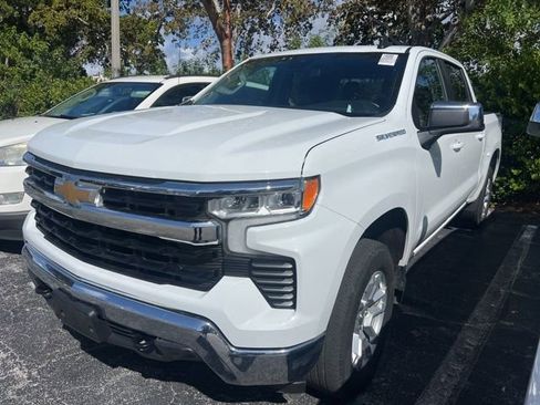 Used 2023 Chevrolet Silverado 1500 LT image 2