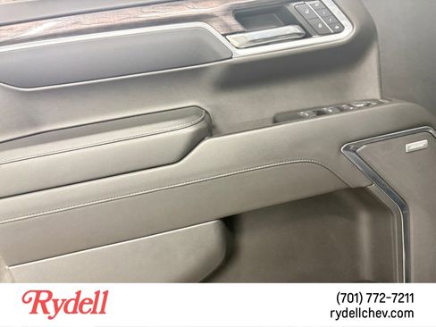 Used 2022 Chevrolet Silverado 1500 LTZ w/ LTZ Convenience Package II AWD/4WD image 11