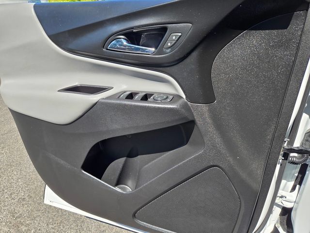 Used 2019 Chevrolet Equinox LS w/ LPO, Floor Liner Package AWD/4WD image 21