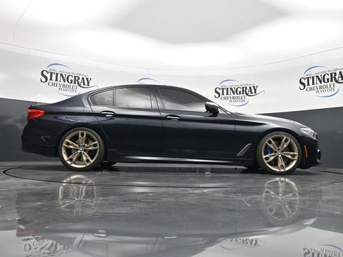 Used 2018 BMW M550i xDrive image 24