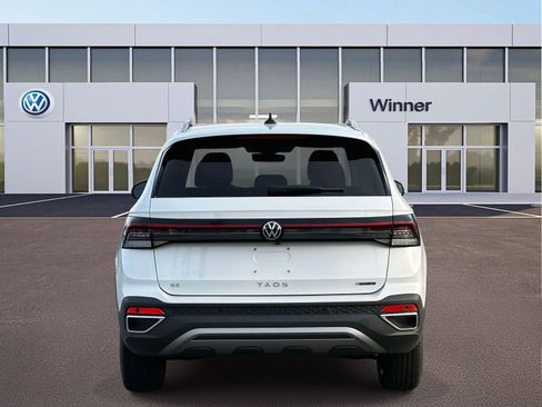 New 2026 Volkswagen Taos SE image 4