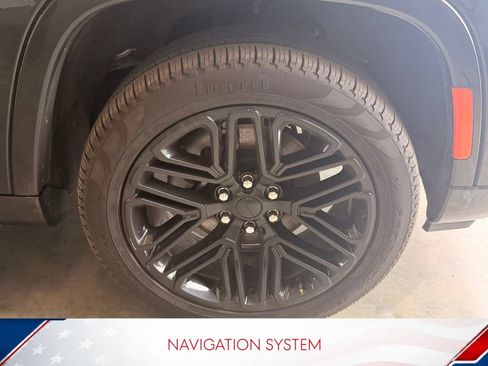 Used 2024 Jeep Wagoneer Series II AWD/4WD image 2