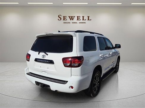 Used 2018 Toyota Sequoia SR5 image 4
