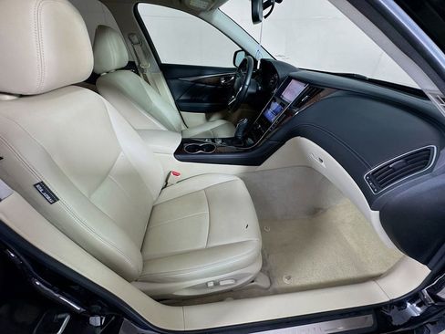 Used 2018 INFINITI Q50 Luxe w/ Essential Package (3.0T Luxe) RWD image 35
