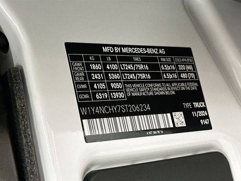 Used 2025 Mercedes-Benz Sprinter 2500 image 29