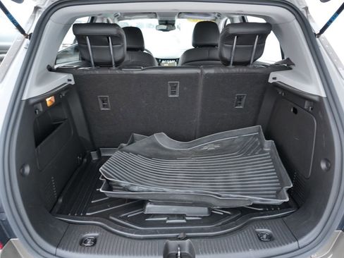 Used 2020 Chevrolet Trax LT w/ LT Convenience Package image 27