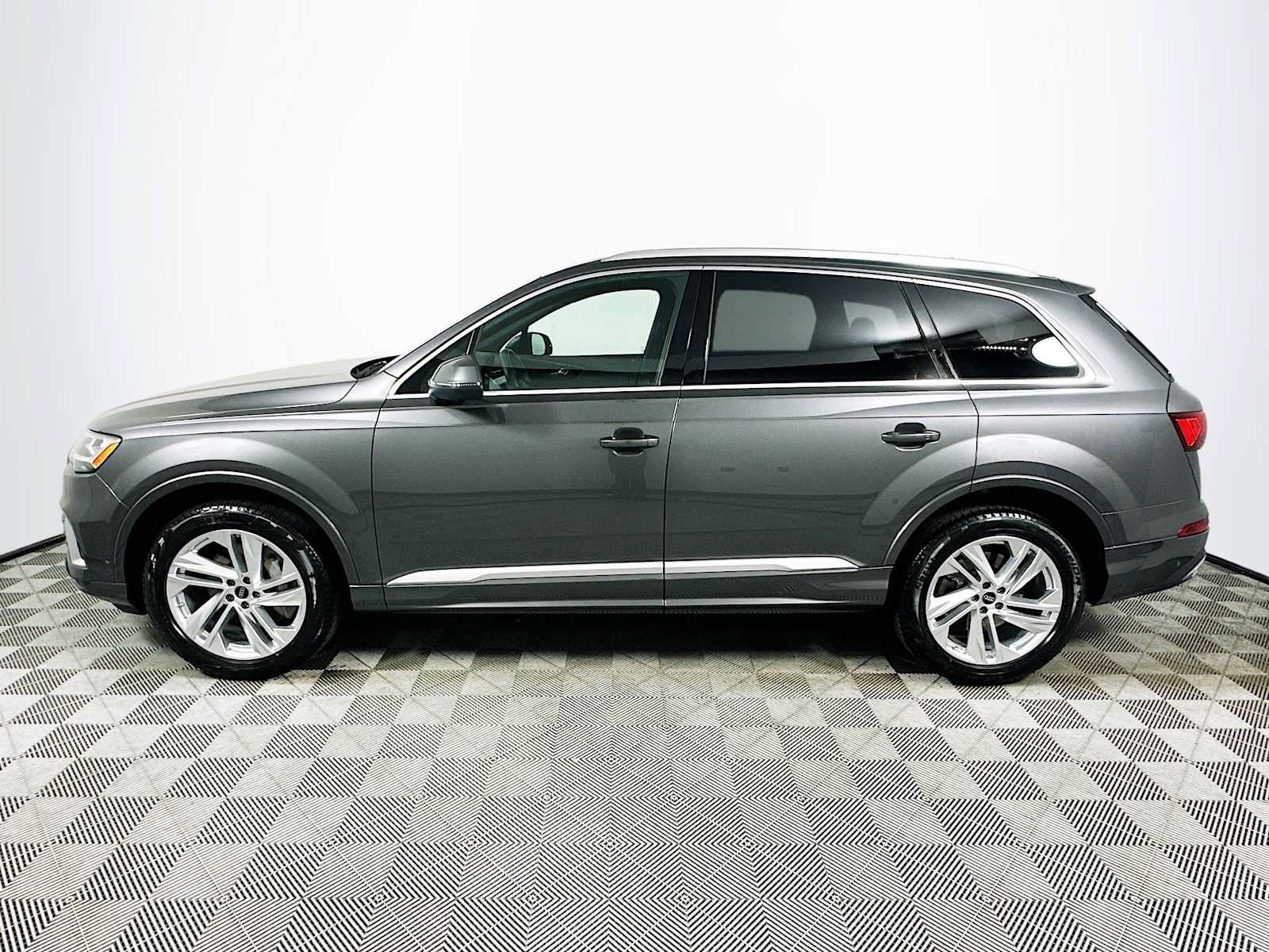 Certified 2023 Audi Q7 2.0T Premium w/ Convenience Package AWD/4WD image 4