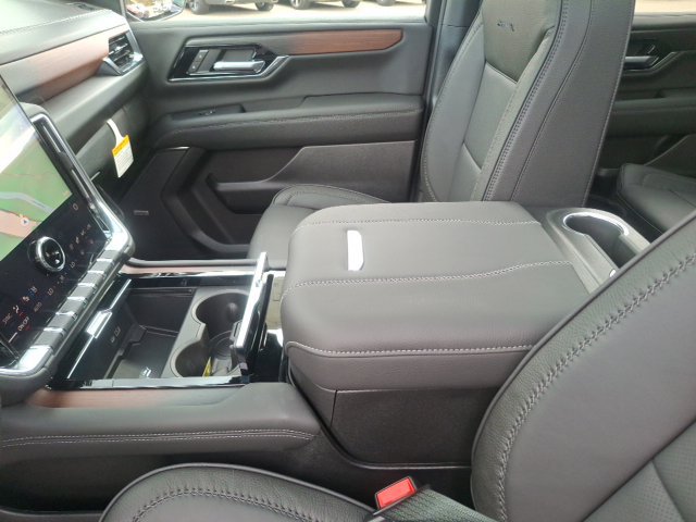 New 2027 GMC Yukon Denali w/ Sun & Power Step Package AWD/4WD image 25