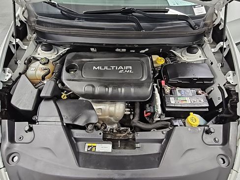 Used 2016 Jeep Cherokee Sport image 35