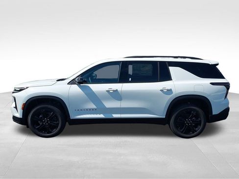 New 2027 Chevrolet Traverse LT w/ Midnight/Sport Edition FWD image 2