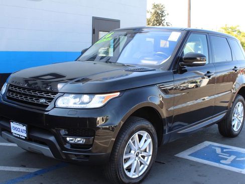 Used 2016 Land Rover Range Rover Sport SE image 2