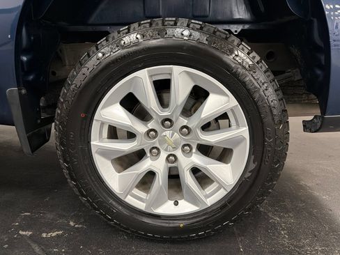 Used 2020 Chevrolet Silverado 1500 Custom w/ Custom Value Package RWD image 17