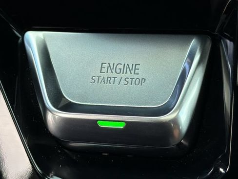 Used 2025 GMC Sierra 1500 AT4 w/ AT4 Premium Package AWD/4WD image 28