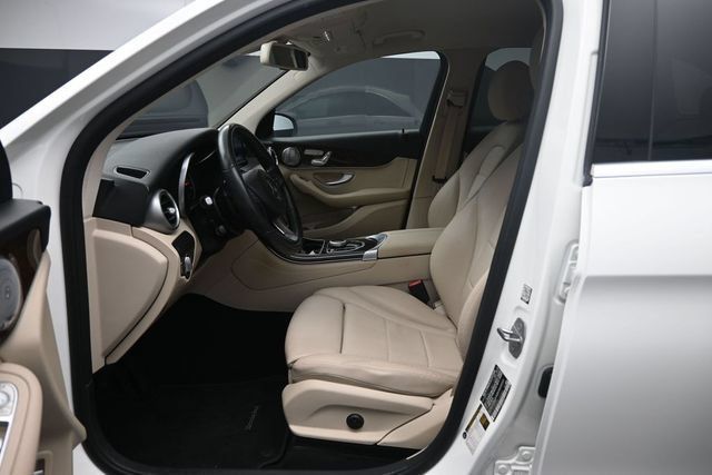 Used 2017 Mercedes-Benz GLC 300 4MATIC image 18