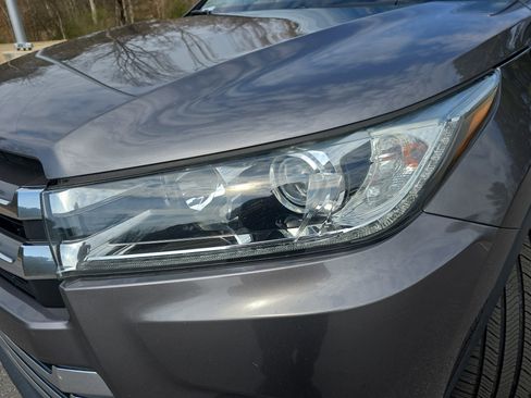 Used 2018 Toyota Highlander Limited image 34