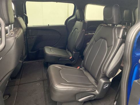 New 2026 Chrysler Pacifica Select w/ S Appearance Package image 21