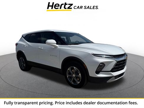Used 2025 Chevrolet Blazer LT FWD image 1