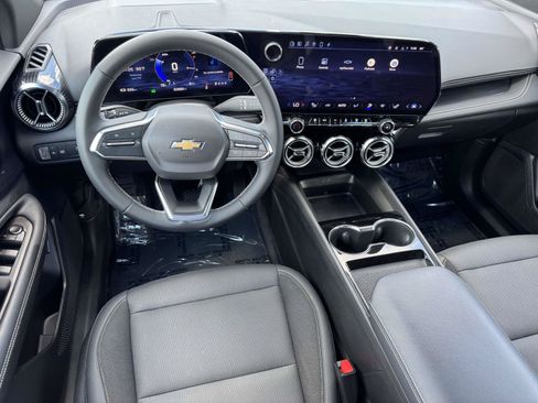 Used 2024 Chevrolet Blazer EV LT AWD/4WD image 2