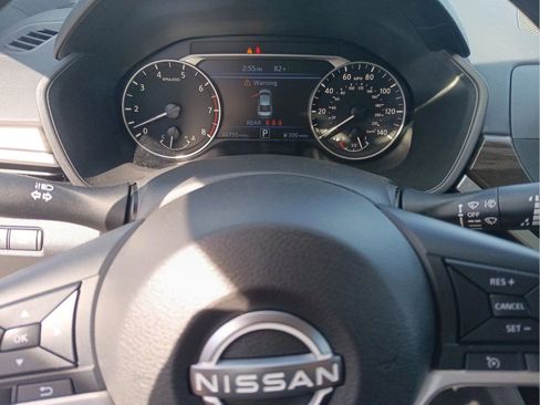 Used 2024 Nissan Altima 2.5 SV image 13