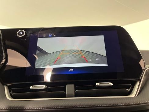 Used 2025 Chevrolet Equinox LT FWD image 25