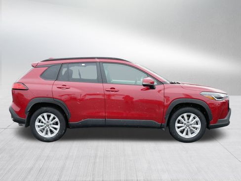 Certified 2022 Toyota Corolla Cross LE w/ Moonroof Package image 8