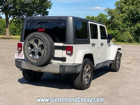 Used 2016 Jeep Wrangler Unlimited Sahara AWD/4WD image 7