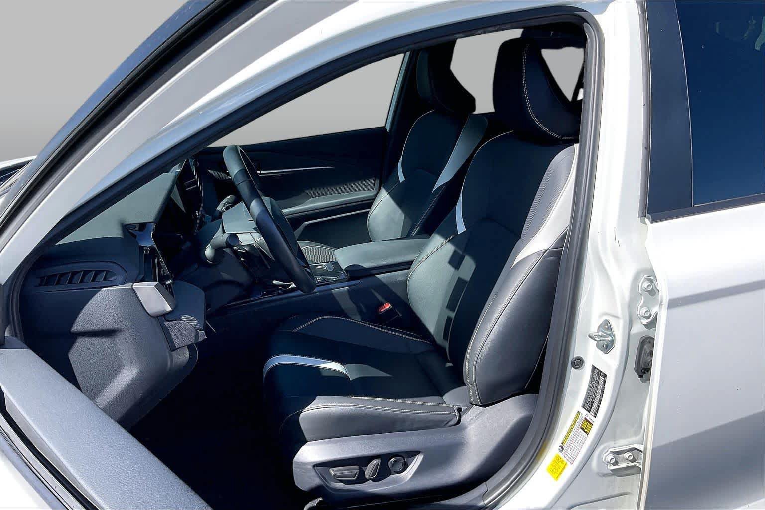 Certified 2025 Toyota Camry SE w/ Convenience Package FWD image 7
