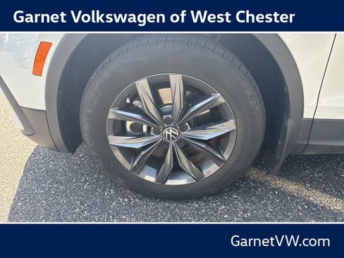 Used 2023 Volkswagen Tiguan SE w/ Panoramic Sunroof Package AWD/4WD image 14