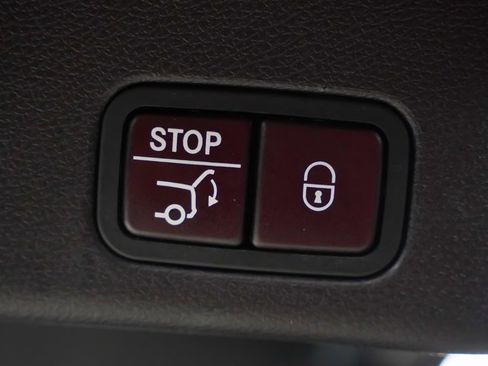 Used 2013 Mercedes-Benz ML 63 AMG 4MATIC image 14