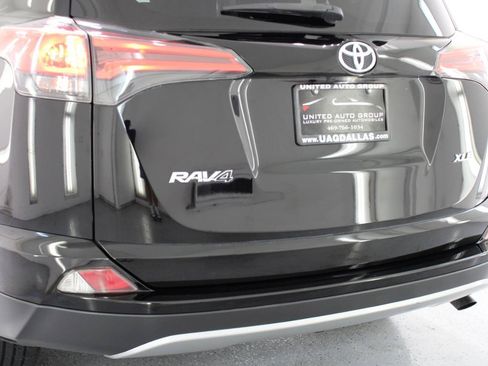 Used 2017 Toyota RAV4 XLE FWD image 23
