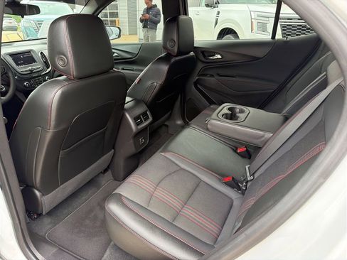 Used 2024 Chevrolet Equinox RS FWD image 18