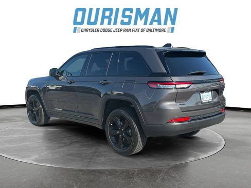 Used 2025 Jeep Grand Cherokee Altitude w/ Trailer Tow Package AWD/4WD image 4